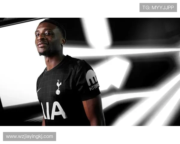 库杜斯在西汉姆体系中的战术角色与位置分析